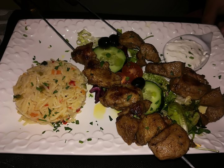 lammspiesse mit erfrischendem (kalten) reis